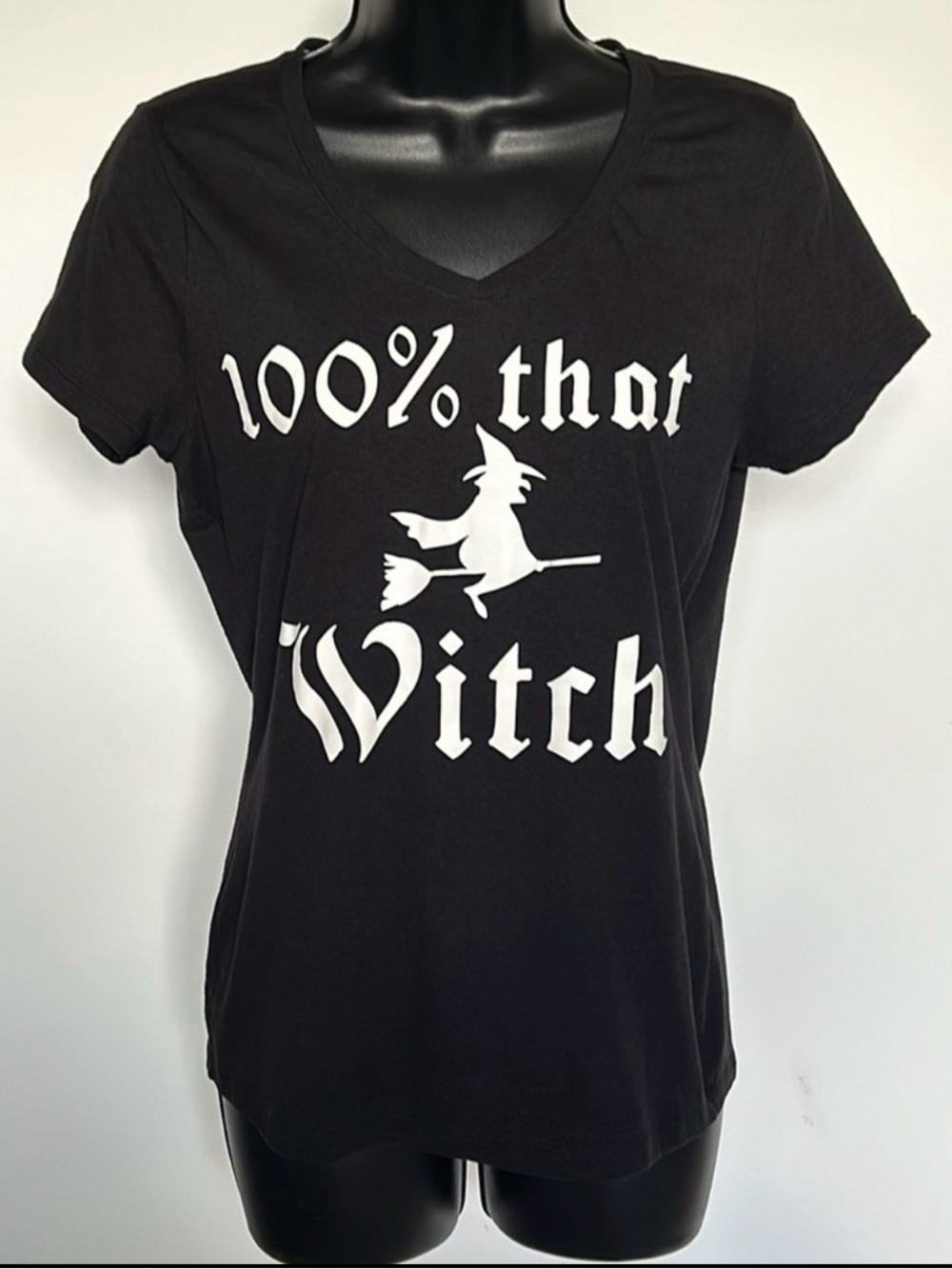 HANES 100% That Witch Women’s T-shirt Size Small Black V-neck Halloween Tee